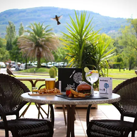 منتجع Balneario Valle Del Jerte