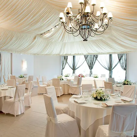 Balneario Valle Del Jerte منتجع 4*